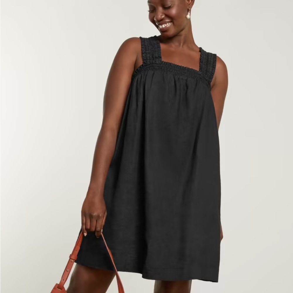 NWT Everlane The Smocked Linen Dress 100% linen size M, black, has pockets!